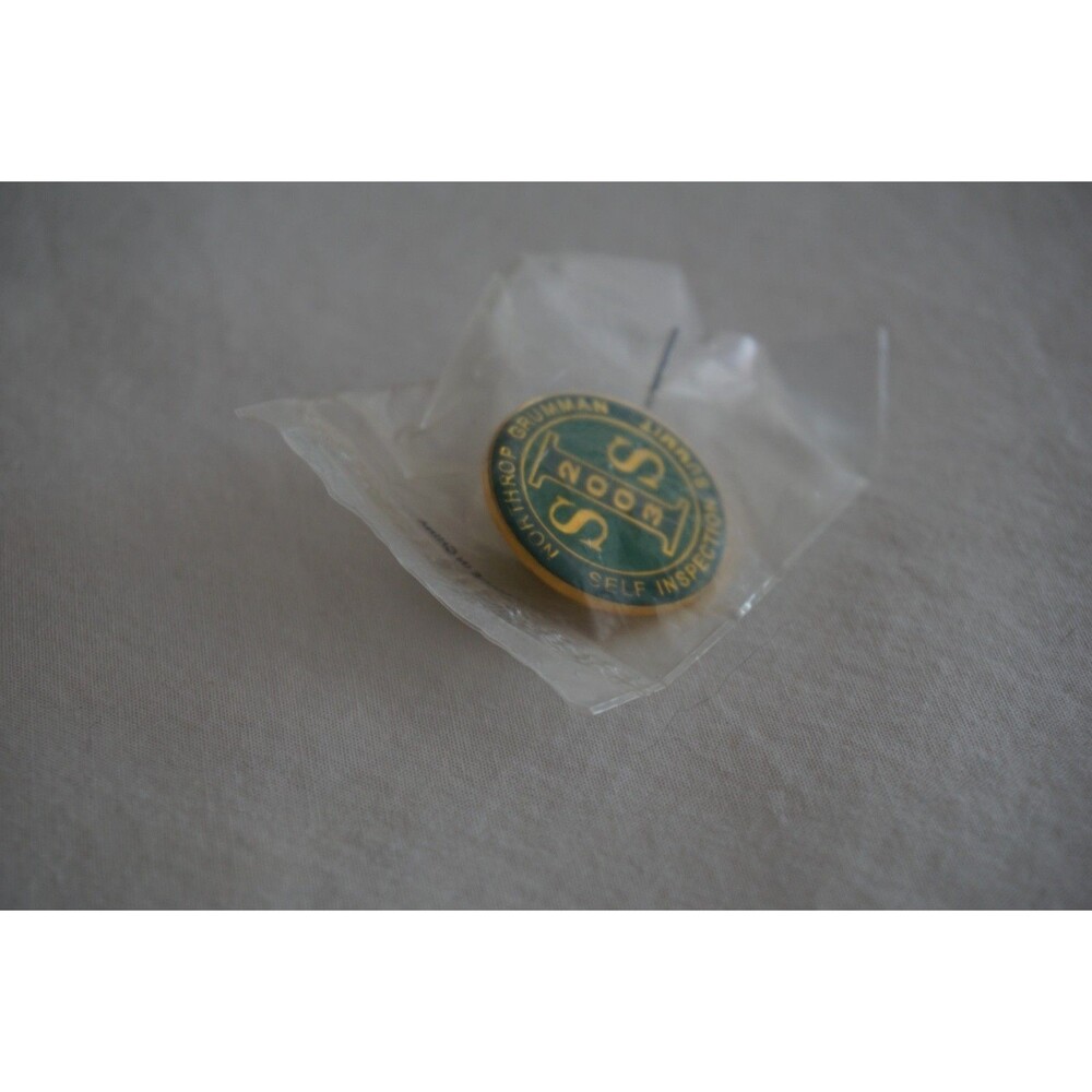 NEW Northrop Grumman Pin Self Inspection Summit 2003 SIS Green Gold Tone Lapel - Picture 6 of 7